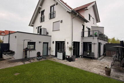 Haus Bruchköbel - 6 Zimmer, 190 m&sup2;, 3.040&euro; | Angebot:26188724