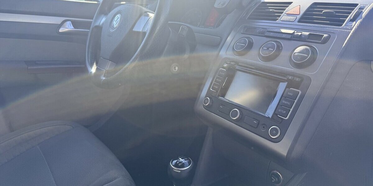 VW Touran Cross 2.0 TDI /7Sitze/Technisch Top 273.010 km 3.999 &euro; Frankfurt 60386