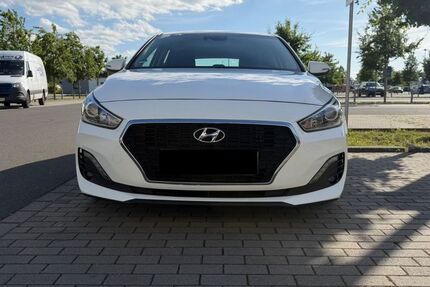 Hyundai i30 136.252 km 12.700 &euro; Hanau 63452