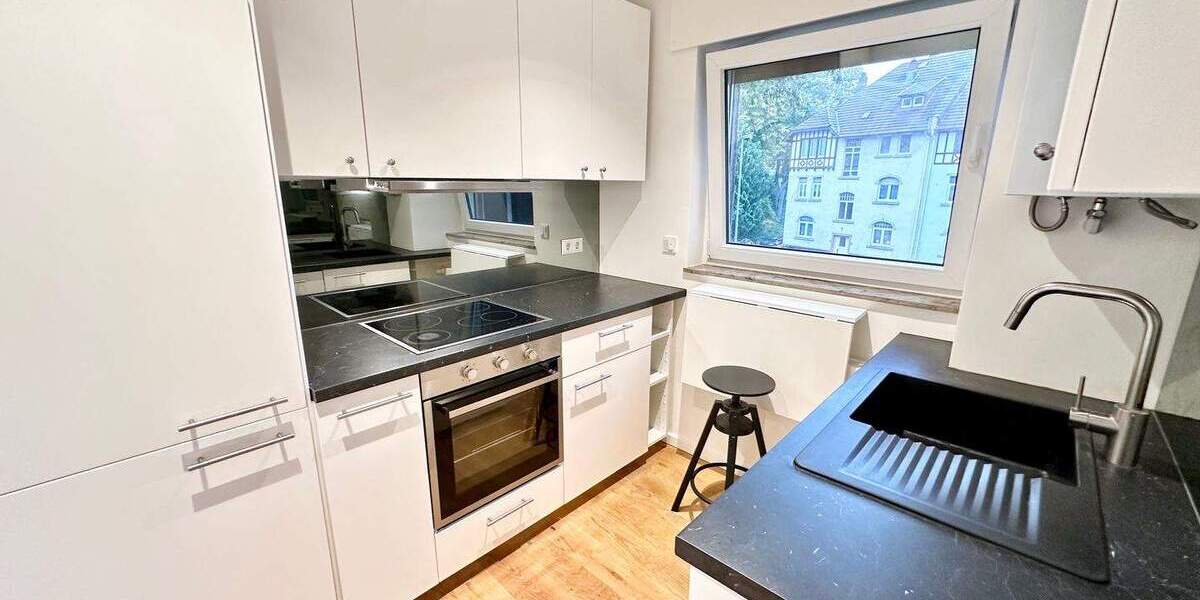 TOP Ausstattung, komplette EBK, PARKETT, schönes tgl.Bad 1 zimmer