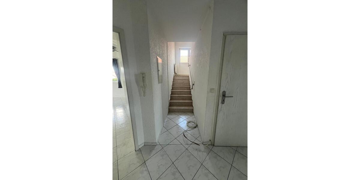 Etagenwohnung Friedberg (Hessen) - 4 Zimmer, 120 m&sup2;, 1.250&euro; | Angebot:26413332