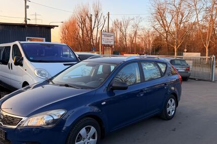 Kia ceed / Ceed 98.000 km 4.999 &euro; Frankfurt am Main 60486