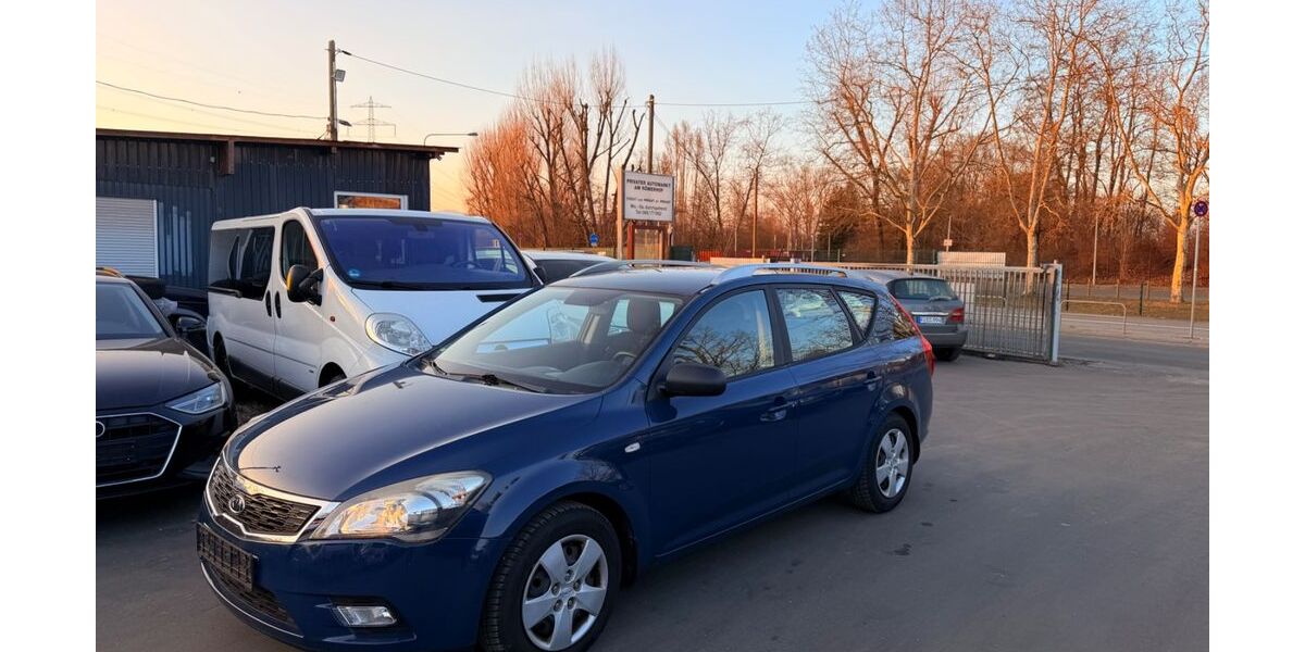 Kia ceed / Ceed 98.000 km 4.999 &euro; Frankfurt am Main 60486