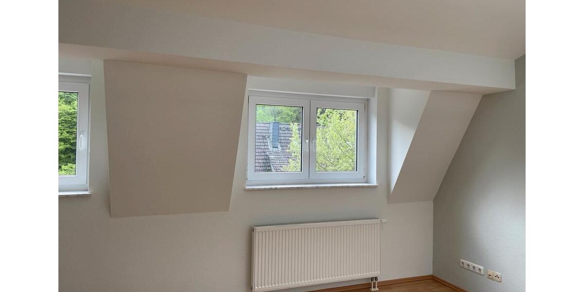 4-Zimmer Doppelhaushälfte mit EBK, Garage & Garten in HofheimTs. 4 zimmer