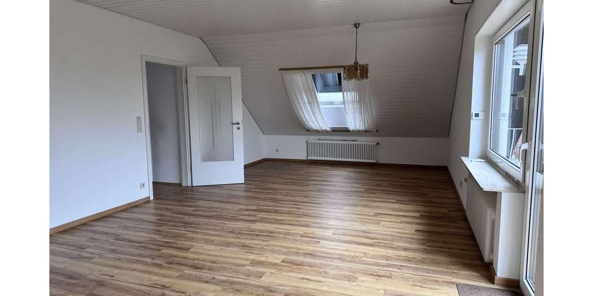 Etagenwohnung Bad Homburg Gonzenheim - 3 Zimmer, 131 m&sup2;, 1.490&euro; | Angebot:25797281