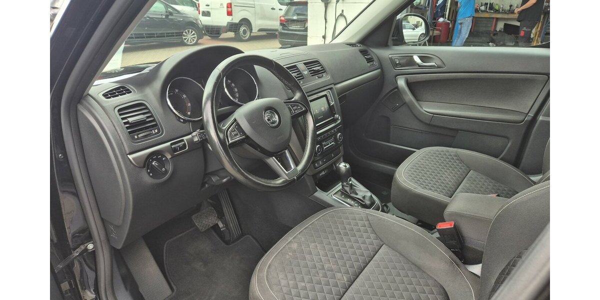 Skoda Yeti Drive Automatik, Bi-Xenon, Einparkhilfe, Klim 43.468 km 16.890 &euro; Rodgau 63110