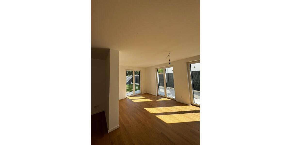 Terrassenwohnung Usingen - 4 Zimmer, 124 m&sup2;, 1.560&euro; | Angebot:25722456