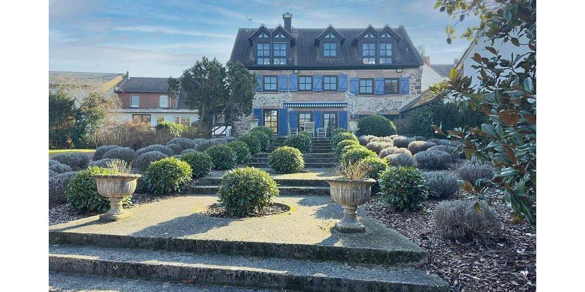 Einfamilienhaus Bruchköbel Oberissigheim - 8 Zimmer, 329 m&sup2;, 1.595.000&euro; | Angebot:25671393