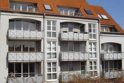 SCHÖNE HELLE, NEUWERTIGE 2. ZIMMER DIREKT VOM EIGENTÜMER 2 zimmer