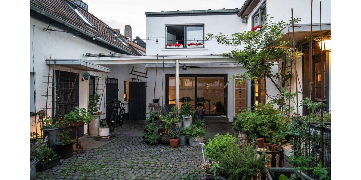 Einfamilienhaus Frankfurt am Main Niederursel - 8 Zimmer, 180 m&sup2;, 950.000&euro; | Angebot:26877564