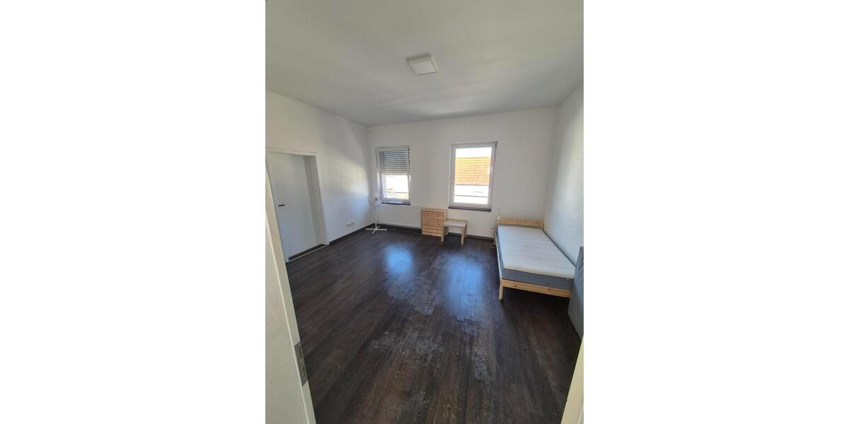 Einfamilienhaus Friedberg (Hessen) - 7 Zimmer, 200 m&sup2;, 4.000&euro; | Angebot:25402163