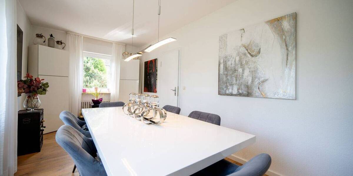 Einfamilienhaus Frankfurt am Main Nieder-Eschbach - 8 Zimmer, 291 m&sup2;, 1.285.000&euro; | Angebot:26685208