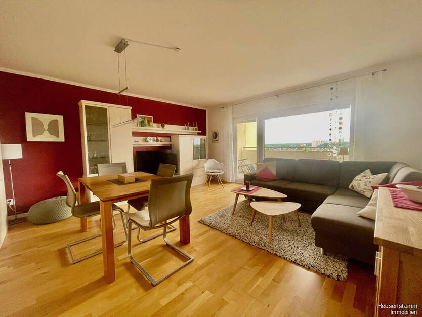 3 Zimmer Wohnung mit Stil - Top-Etage, EBK, Garage & Stellplatz