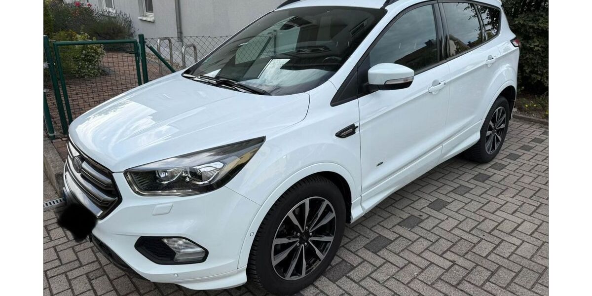 Ford Kuga 110.908 km 14.990 &euro; Offenbach 63075