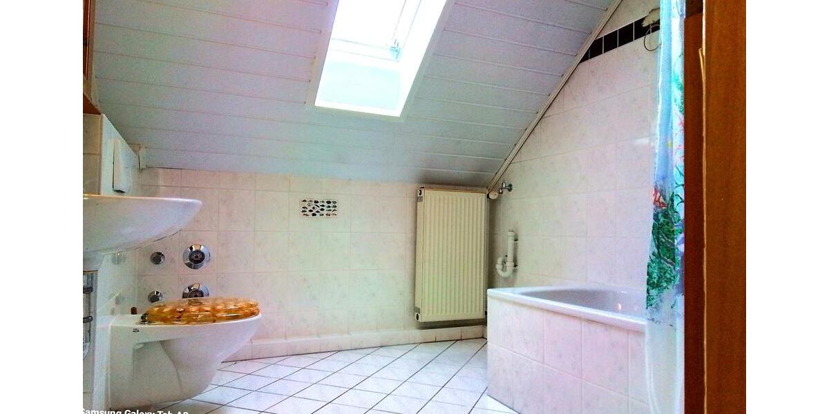 Dachgeschoßwohnung Niedernhausen - 3.5 Zimmer, 81 m&sup2;, 235.000&euro; | Angebot:24626402