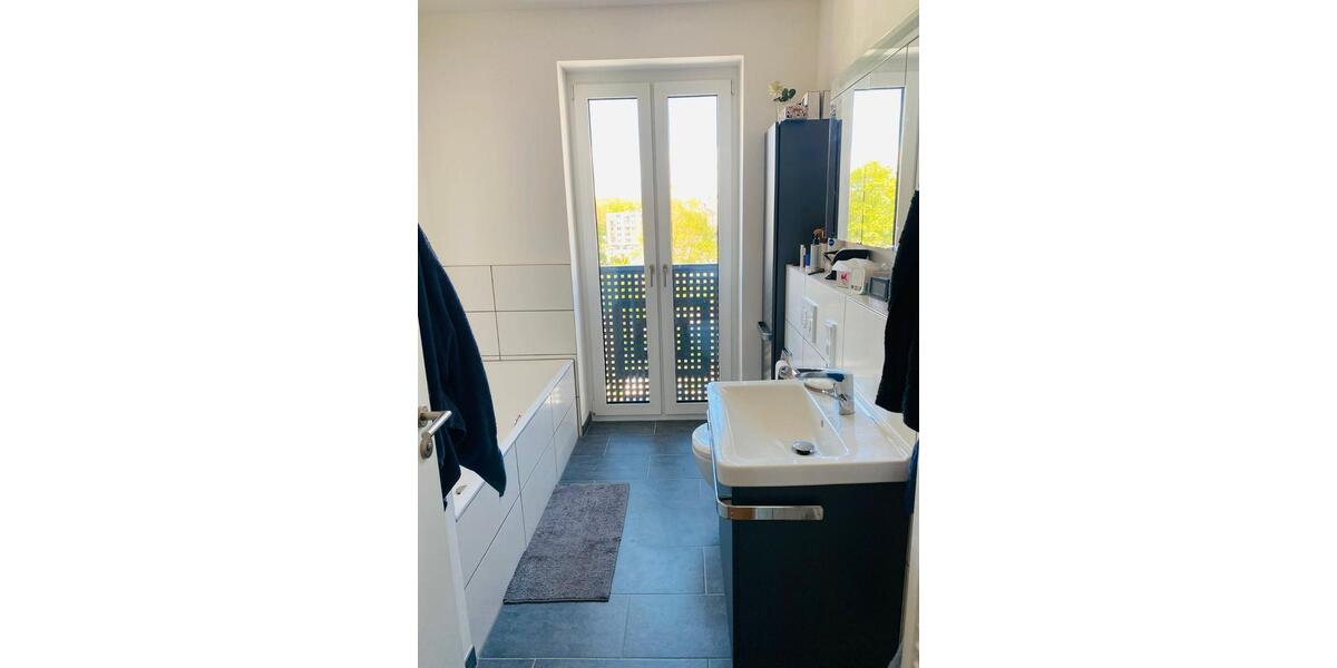 Etagenwohnung Frankfurt am Main Ostend - 3 Zimmer, 91 m&sup2;, 1.900&euro; | Angebot:26462638
