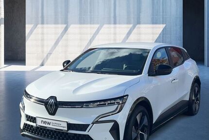Renault Megane E-TECH 33.632 km 17.960 &euro; Frankfurt / Main 60314