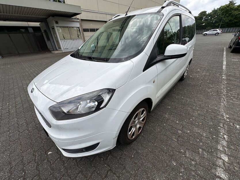Ford Tourneo Courier 144.000 km 3.690 € Hanau 63452