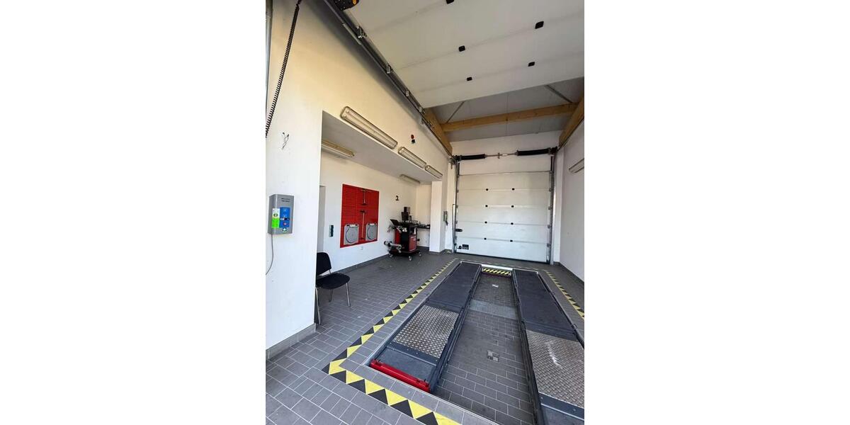 Ihr eigener TÜV-Stützpunkt – voll ausgestattet, sofort startklar in Top-Lage! zimmer