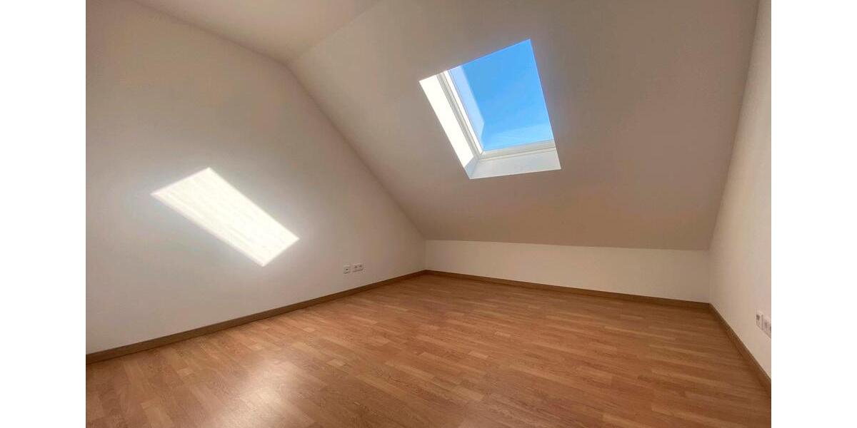 Dachgeschoßwohnung Kahl am Main - 4 Zimmer, 112 m&sup2;, 1.752&euro; | Angebot:26236084
