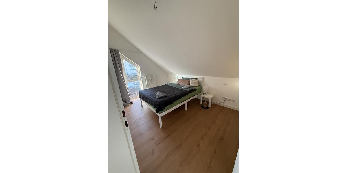 Dachgeschoßwohnung Friedrichsdorf - 2 Zimmer, 60 m&sup2;, 1.100&euro; | Angebot:25919026