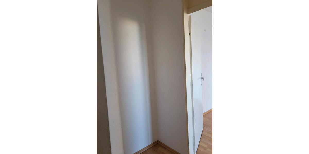 Etagenwohnung Frankfurt am Main Eschersheim - 2 Zimmer, 67 m&sup2;, 670&euro; | Angebot:26410130