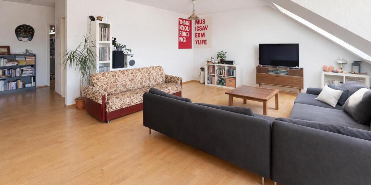 Offenbach-Rosenhöhe: Großzügiges, individuelles Wohnerlebnis mit Dachterrasse und 2 Stellplätzen! - Etagenwohnung Offenbach Buchrain | Angebot:25932369