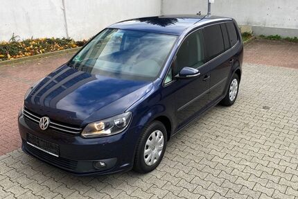 VW Touran 228.000 km 5.990 &euro; Frankfurt am Main 60389