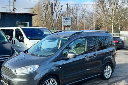 Ford Tourneo Courier 108.452 km 7.999 &euro; Frankfurt am Main 60486