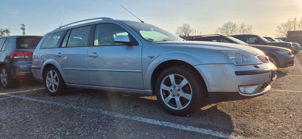Ford Mondeo 218.000 km 2.350 &euro; Oberursel 61440