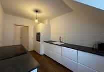 *MODERNIZED HISTORIC APARTMENT* approx. 1,076 ft² living space, 4-Room, 2-Bed, 1-Full Bath, AC