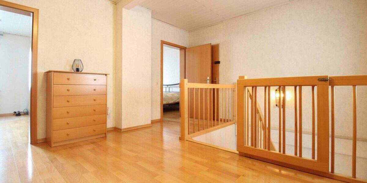 Einfamilienhaus Frankfurt am Main Rödelheim - 6 Zimmer, 175 m&sup2;, 799.000&euro; | Angebot:25654371