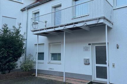 3 Zimmer Maisonette, EBK, 2 Bäder, Stellplatz, Balkon zimmer