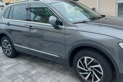 VW Tiguan 76.500 km 22.900 &euro; Hasselroth 63594
