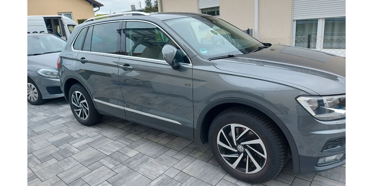 VW Tiguan 76.500 km 22.900 &euro; Hasselroth 63594