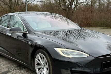 Tesla Model S 272.000 km 18.700 &euro; Alzenau 63755