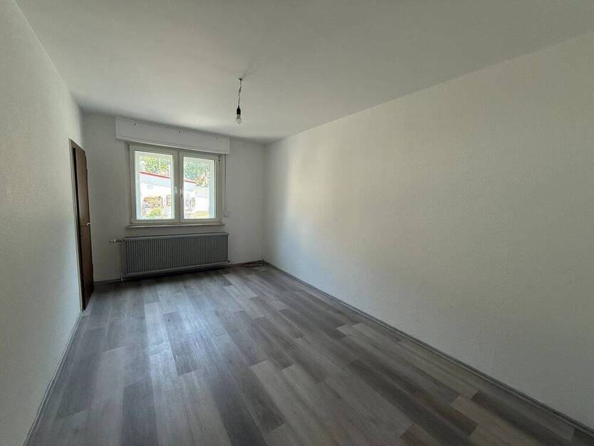 **Charmante Doppelhaushälfte am Stadtrand mit schönem Grundstück**