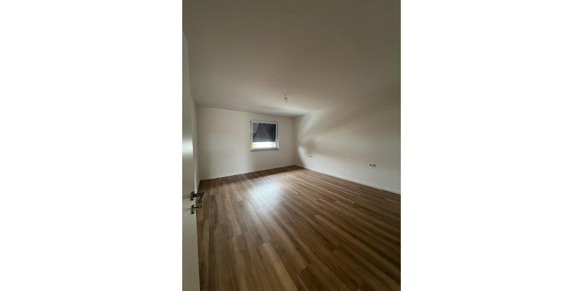 Etagenwohnung Flörsheim am Main - 3 Zimmer, 105 m&sup2;, 1.650&euro; | Angebot:25044807