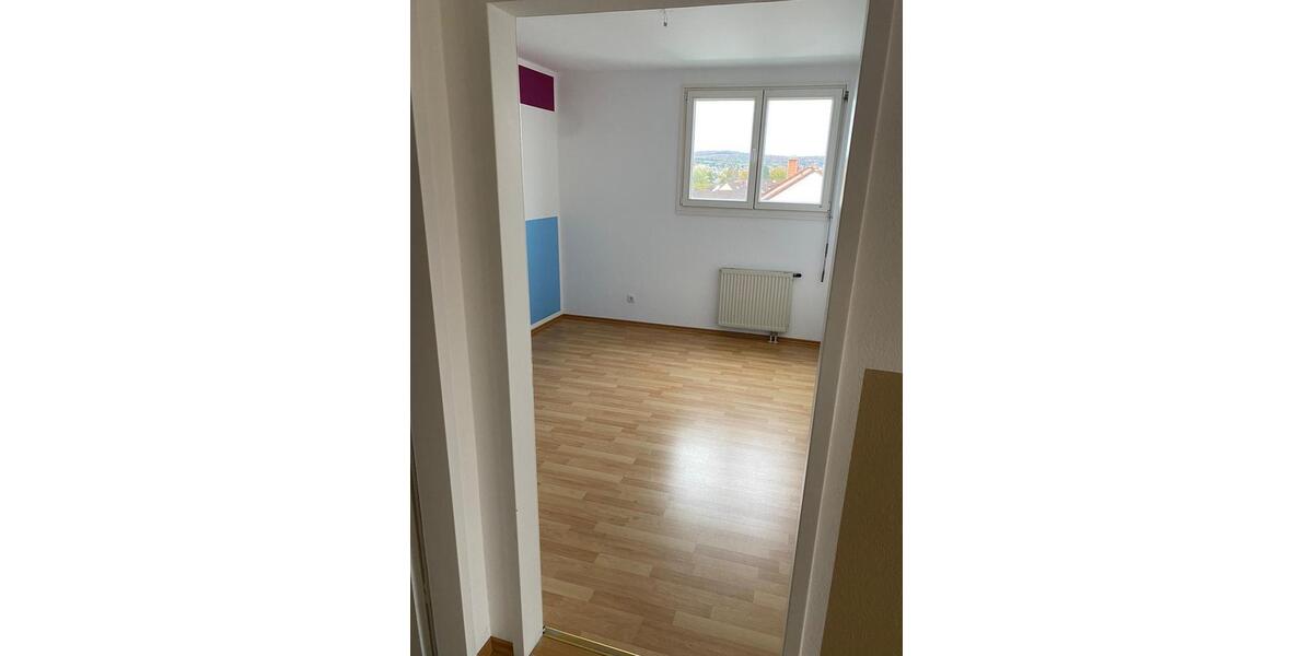 Dachgeschoßwohnung Liederbach am Taunus - 3 Zimmer, 82 m&sup2;, 1.020&euro; | Angebot:26415771