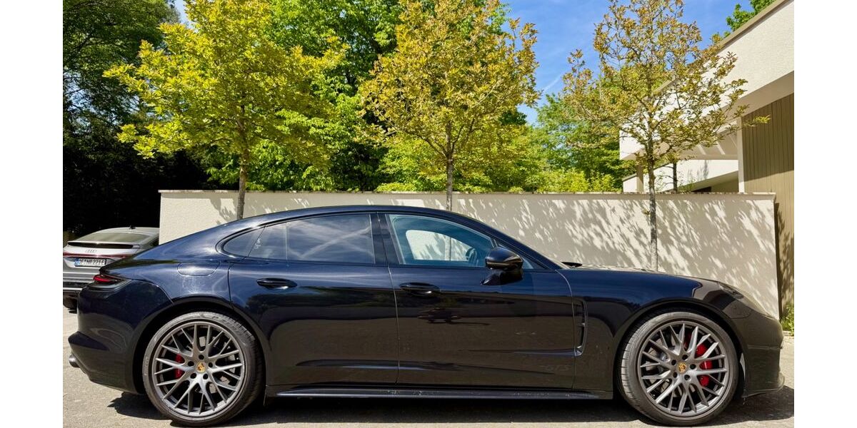 Porsche Panamera 154.500 km 64.750 &euro; Obertshausen 63179