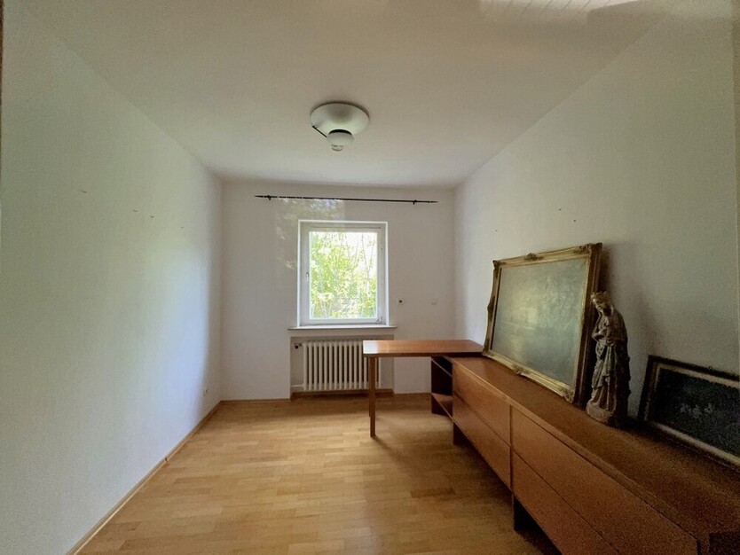 *Bungalow in ruhiger Wohnlage mit Erweiterungs- oder Neubaupotenzial*