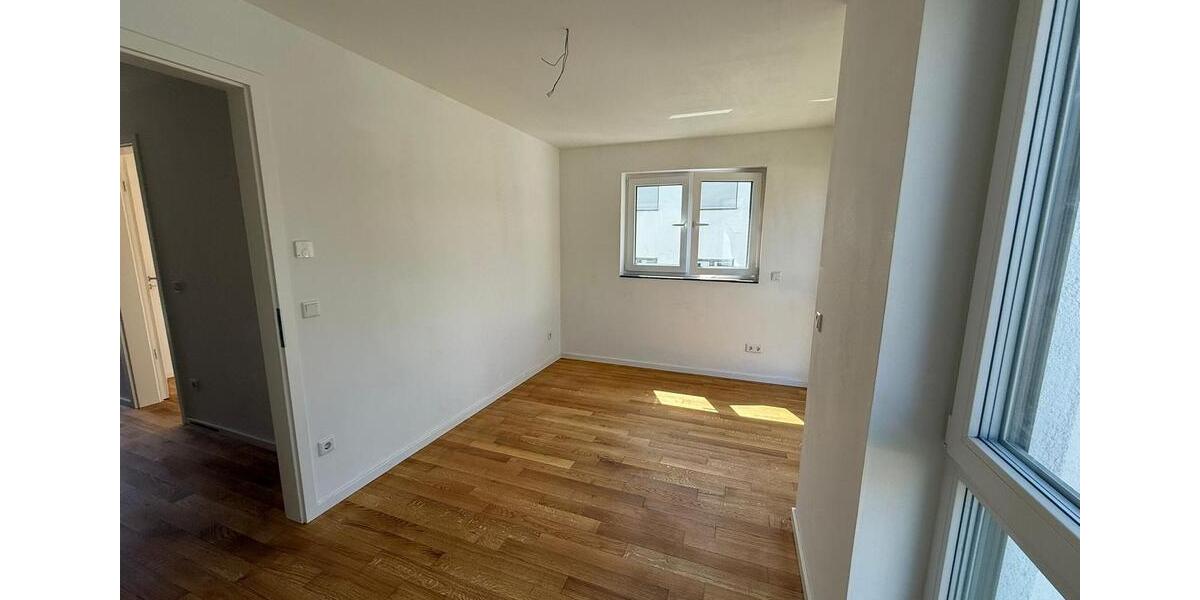 Doppelhaushälfte Frankfurt am Main West - 4 Zimmer, 113 m&sup2;, 2.300&euro; | Angebot:26093726