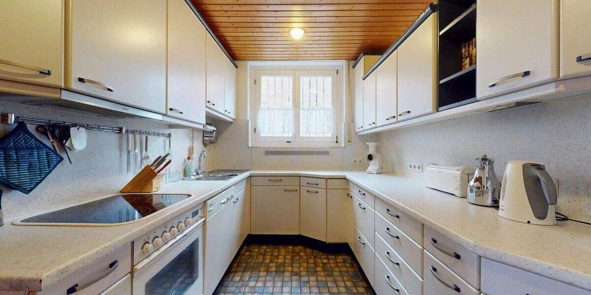 Mehrfamilienhaus, Wohnhaus Frankfurt am Main Eschersheim - 8 Zimmer, 254 m&sup2;, 770.000&euro; | Angebot:24904466