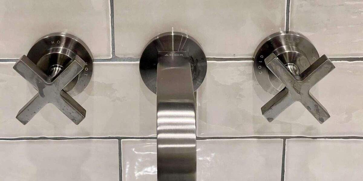 Ganz oben wohnen: Exklusive Designwohnung im 44. Stock des Grand Towers - Erstbezug! 2 zimmer