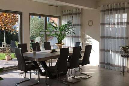 Haus zum Mieten in Bad Vilbel 3.450 € 200.5 m² 6 zimmer