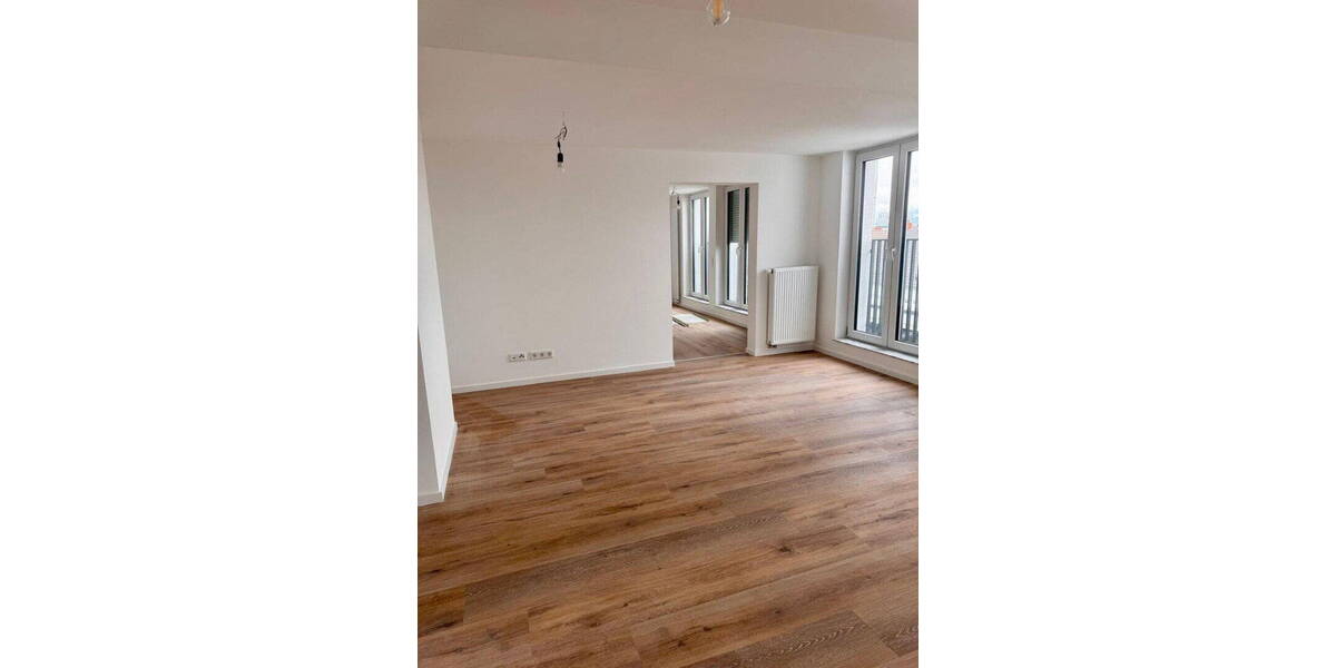 Etagenwohnung Offenbach am Main Hafen - 3 Zimmer, 82 m&sup2;, 1.350&euro; | Angebot:26450612