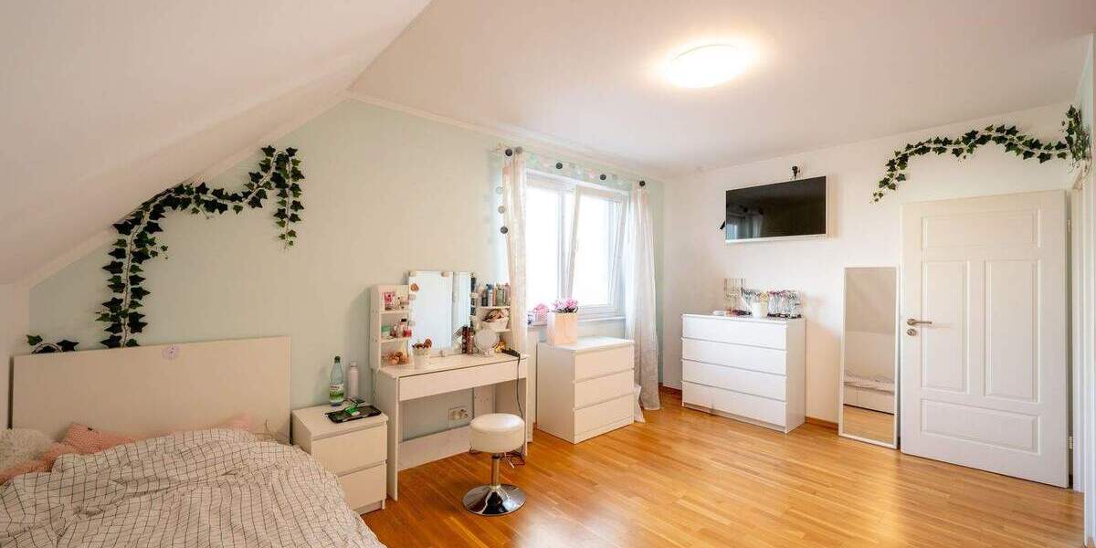 Einfamilienhaus Frankfurt am Main Harheim - 9 Zimmer, 259 m&sup2;, 1.250.000&euro; | Angebot:24834959