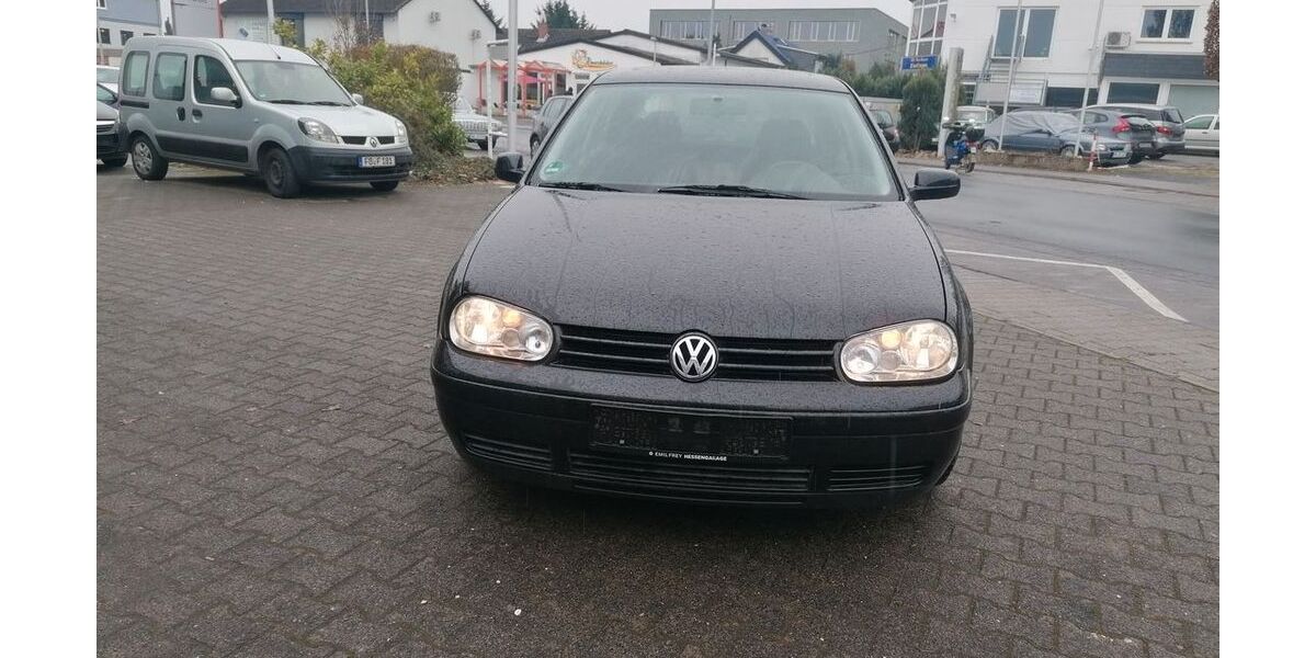 VW Golf 120.000 km 1.940 &euro; friedrichsdorf 61381