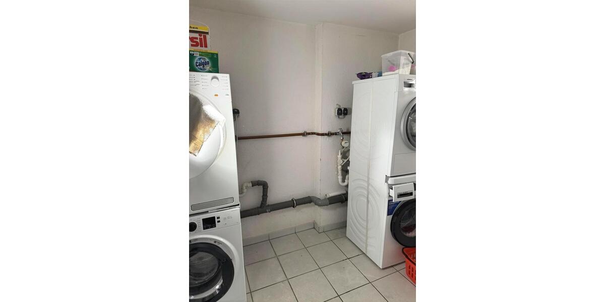 Lichtdurchflutete, charmante Dachgeschosswohnung mit Küche & Balkon 2 zimmer