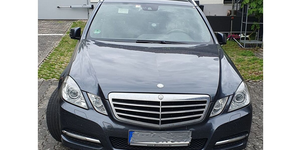 Mercedes-Benz E 300 135.000 km 14.100 &euro; Eppstein 65817